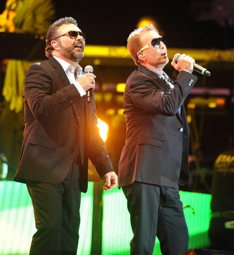 26 de octubre. Emmanuel y Mijares | Ante un público eufórico y con ganas de rememorar viejos tiempos, Emmanuel y Manuel Mijares ofrecieron un concierto en el Territorio Santos Modelo, lleno de nostalgia y alegría con su gira Two'r Amigos 2013.