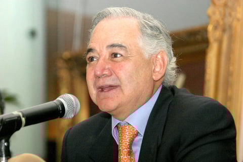 Raúl Salinas de Gortari. El hermano del expresidente Carlos Salinas de Gortari es en parte responsable de destruir el legado de éste como mandatario al convertirse en símbolo de la corrupción y la impunidad. Tras haber estado diez años en prisión, Raúl fue absuelto en 2005 y en julio de este año un juez lo exoneró de la carga fiscal que tenía pendiente y ordenó le fueran devueltos sus bienes, que incluye 19 millones de dólares y 41 propiedades.