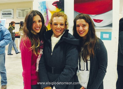 EN EXPO.  Ana Cris, Rocío y Alejandra.
