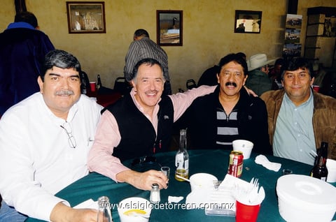 SAMPETRINOS.  José Luis Jiménez, Ernesto Mesta, Héctor Zamorano y Miguel Núñez.