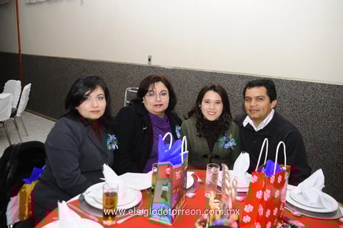 18122013 Rosy, Edna, Valeria y Jesús.