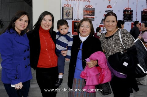 Enith, Lidia, Sebastián, Lidia y Karina.