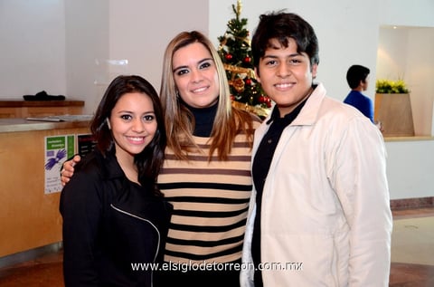 Leslie, Elizabeth y Alan.