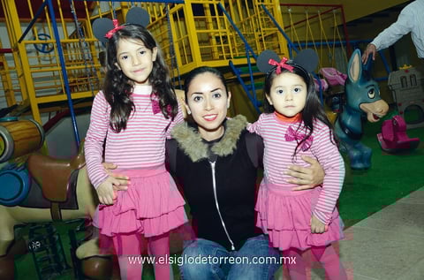 Marcela, Ivanna y Hannia.