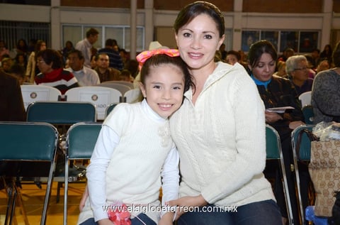Victoria y Arely.