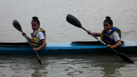 Estas fueron las dos niñas de Nazas que ganaron medalla de bronce en k2 en la ciudad de Tuxpan Veracruz .