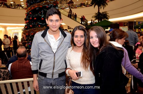 Fernando, Mónica y Ana.