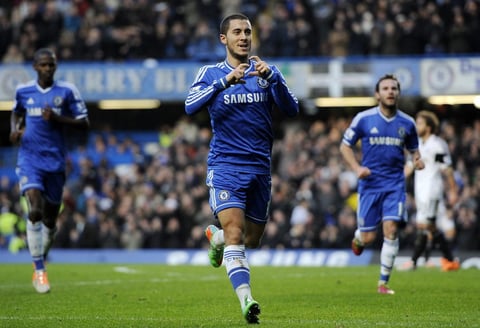 El dueño del Chelsea, Roma Abramovich, se ha encargado de 'inyectarle' fuertes sumas de dinero a los 'Blues'. Cuentan con jugadores como Hazard, Cech, Lampard, Samuel Eto'o, Juan Mata, entre otros.
