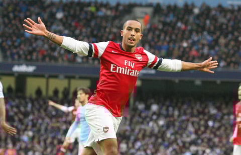 A las filas del Arsenal se sumó el aleman Özil, con quien elevaron su costo en el mercado del futbol, para situarse así en el lugar 7.