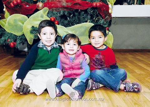30122013 MUY LINDOS.  Claudio, Arantxa e Íker.