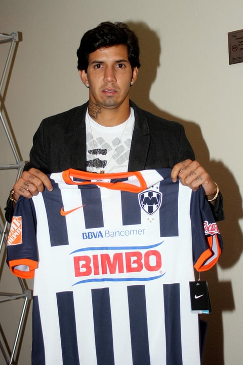 El brasileño Víctor Ramos también llega para pulir la zona defensiva.