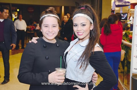 31122013 EN EL MALL.  Nancy y Cynthia.