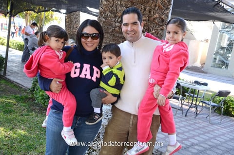 31122013 Dany, Lizeth, Osvaldo, Osvaldo e Inés.