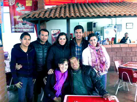 Elliot, Adrián, Rocío, Carlos Francisco, Erika, Yolanda y Carlos Bernardo.