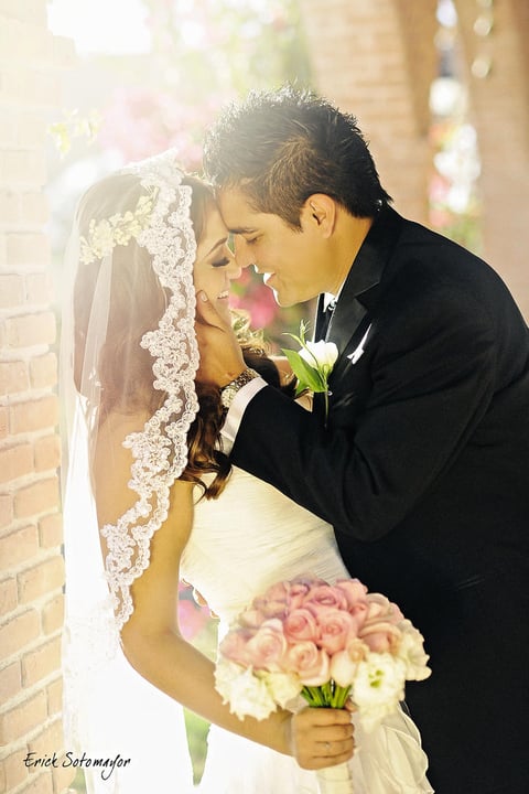 Srita. Brenda Elizabeth Fraire Domínguez unirá su vida a la del Sr. Luis Antonio Rodrí­guez Ávalos el día 21 de diciembre de 2013, en la Iglesia de la Inmaculada Concepción. Acompañando a los novios, estuvieron sus padres: Sr. Felipe Frayre Díaz y Sra. Sandra Luz Domí­nguez Valenzuela, Sr. Antonio Rodrí­guez Gallegos y Sra. Esther Ávalos González.- Érick Sotomayor Fotografí­a