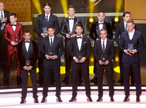 Los integrantes del Once Ideal de la FIFA, Manuel Neuer; Sergio Ramos, Thiago Silva, Philipp Lahm, Dani Alves; Andrés Iniesta (Ausente), Franck Ribery, Xavi Hernández; Cristiano Ronaldo,  Zlatan Ibrahimovic y Lionel Messi.