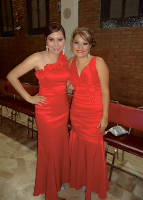 Montserrat y Vanessa.