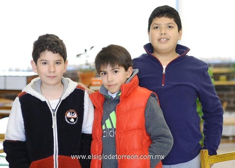 Ale, Diego y Gabriel.
