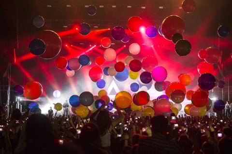 Los temas que siguieron fueron: Serch and Destroy, This is War y Conquistador, momento en el que globos gigantes de colores aparecieron entre el público que en ningún momento dejó de brincar, alzar sus puños y corear cada una de las canciones, como en Kings and Queens.