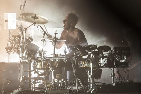 Birth y Night of the Hunter fueron las primeras rolas que Jared y Shannon Leto, así como Tomo Milicevic hicieron sonar ante sus fans, cuya emoción se desbordó por esta banda de Los Ángeles.