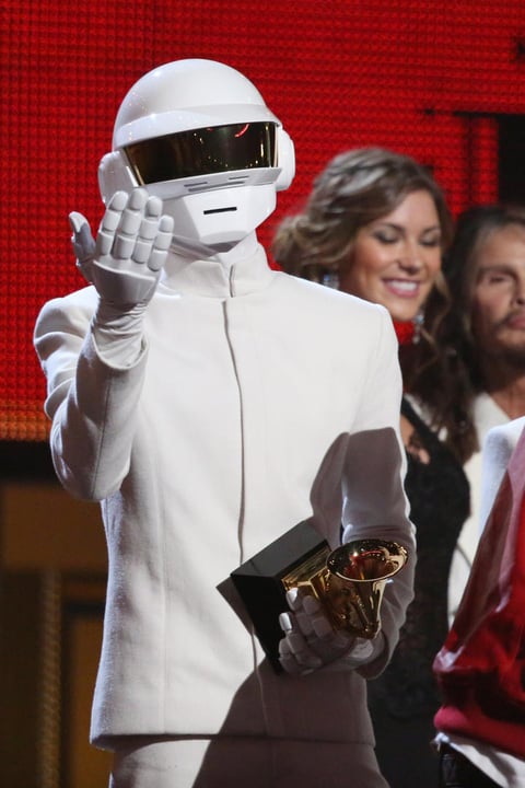 Daft Punk se alzó con 4 galardones, entre ellos el de Mejor Álbum del año y Mejor Grabación (tema) por Random Access Memories y Get Lucky, respectivamente, así como sendos Grammys como Mejor Disco de Música electrónica o dance (Random Access Memories) y Mejor Actuación Pop de un dúo o grupo (Get Lucky).