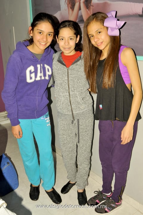 Ana Cris, Marifer y María.