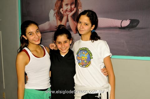 Paulina, Montserrat y Daniela.
