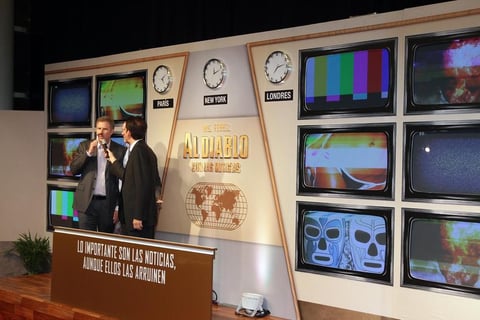 El anfitrión del acto fue el conductor mexicano Eduardo Videgaray, que entrevistó a los actores, quienes aunque no dominan el idioma español se esforzaron por decir el título de la película (Anchorman 2: The Legend Continues) y dar las gracias.