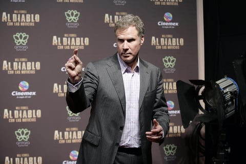 En tono de broma, Ferrell, quien participó en cintas como Elf, Zoolander y Bewitched, agradeció a los invitados y les prometió una cena en un restaurante cercano al lugar.