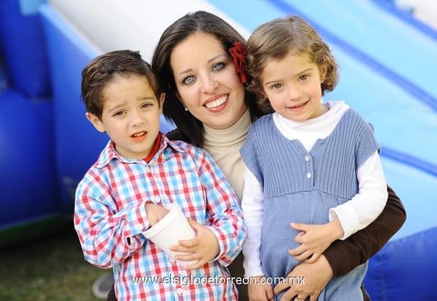 Eduardo, Daniela y María.