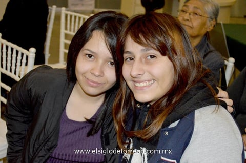 Liliana Robles y Valeria Maeda.