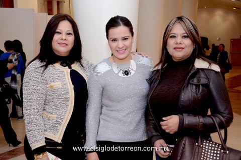 DISFRUTAN OBRA. Gumer, Marce y Tina.