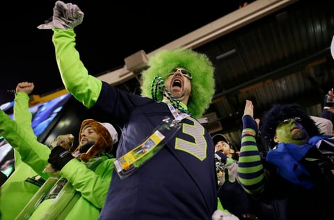 La afición mostraba júbilo y alegría ante la gran actuación de los Seahawks.