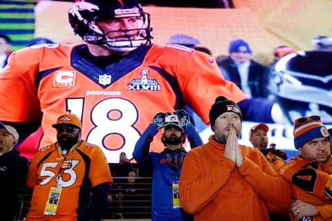 Aficionados de Broncos angustiados ante el mal arranque de su equipo.