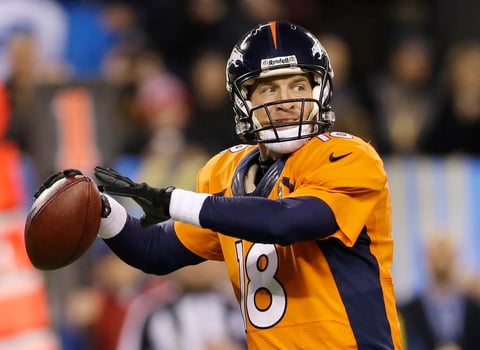 Después de no permitirle primero y diez a Peyton Manning (55 touchdowns en la campaña regular), Hauschka conectó su segundo gol de campo de la tarde.