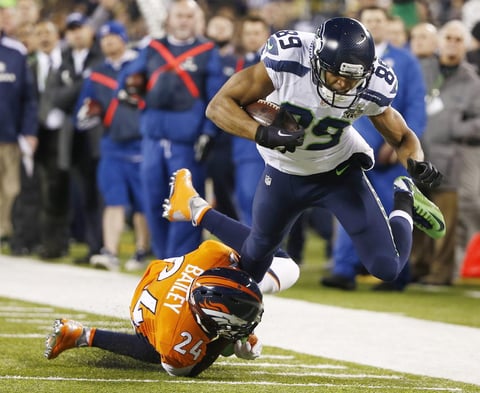 Denver tuvo que entregar el balón inmediatamente y Seattle montó una serie ofensiva de nueve jugadas y 51 yardas