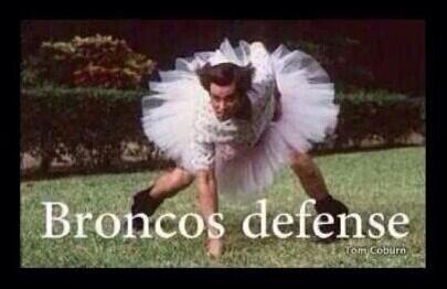 El rendimiento de los Broncos de Denver fue muy criticado en las redes sociales.