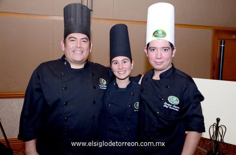Gerardo, Isis y Enrique.
