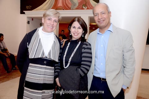 Joann, Laura y Tomás.