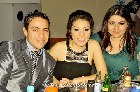 Adolfo, Marcela y Salma.