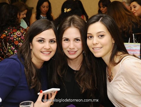 Marifer, Marcela y Vivi.