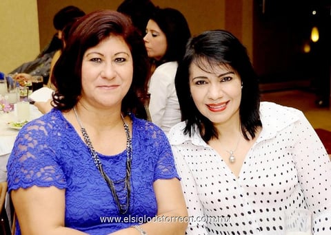 Laura y Valeria.