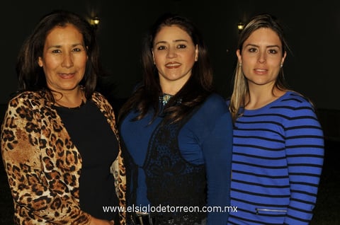 Irma, Carmen y Meche.