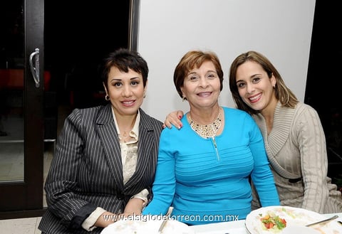 Gris, Meche e Itzel.