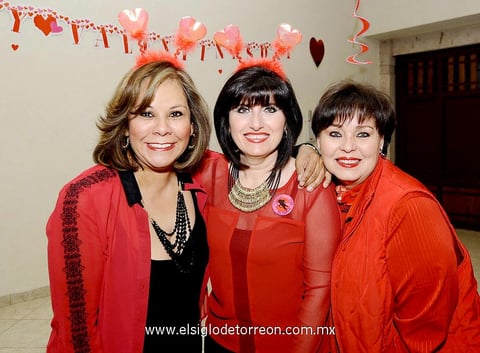 Lupita, Laura y Ara.