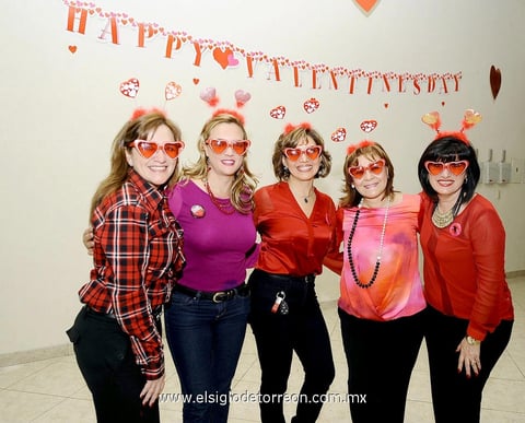 Cecy, Bety, Nury, Laurita y Laura.