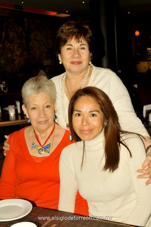 Ely, Mayela y Yolanda.