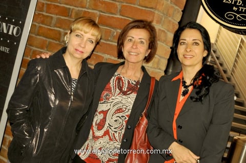 Marieta, Dulce y María Elena.