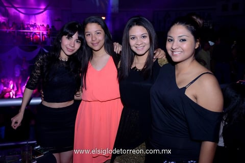 NOCHE DE FIESTA . Scarlet, Estefanía, Rosario y Cynthia.