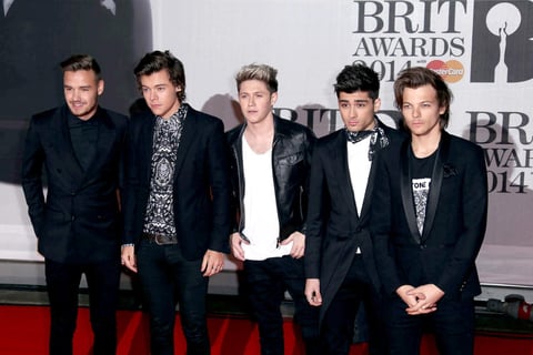 Estrellas de la música británica e internacional se reunieron en la O2 arena en Londres para celebrar los Brit Awards 2014, donde desfilaron por una alfombra roja luciendo sus mejores atuendos.